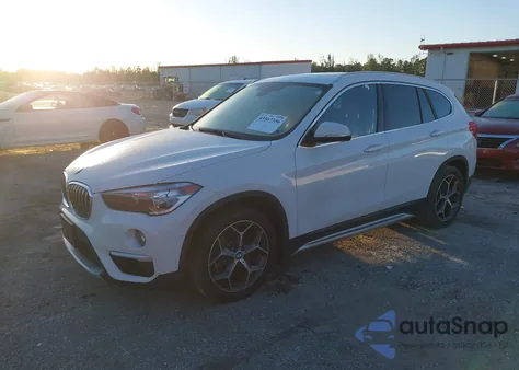 2018 BMW X1 xDrive28I из США, поврежденный, VIN WBXHT3C3XJ5L30737